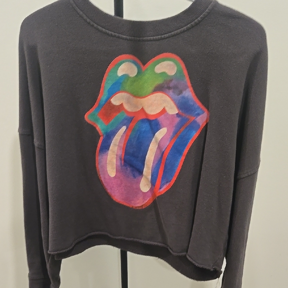 RE: Cropped Sweatshirt with Graphic Design